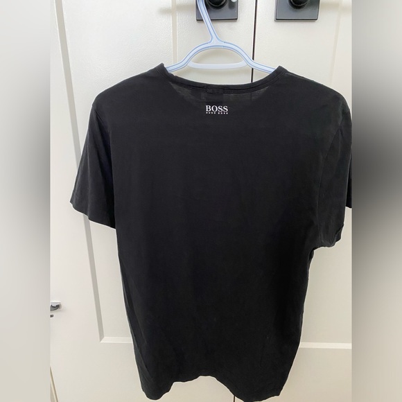 Hugo Boss Tshirt - Picture 4 of 5